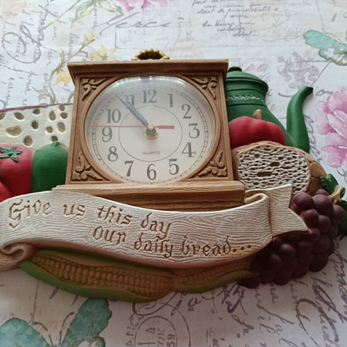 Analog wall clock like new