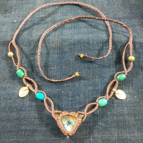 Macrame necklace new with labradorite and gold leaf stones