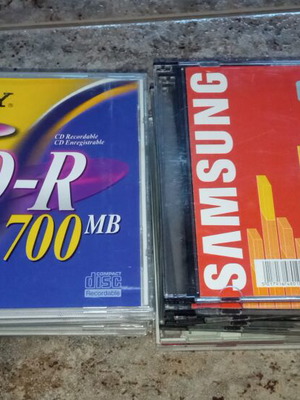 CD cases like new, pack of 17, empty