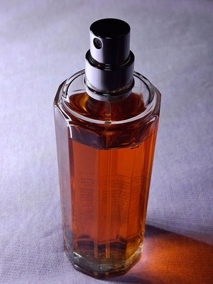 Escape Calvin Klein perfume for women 100 ml like new without cap