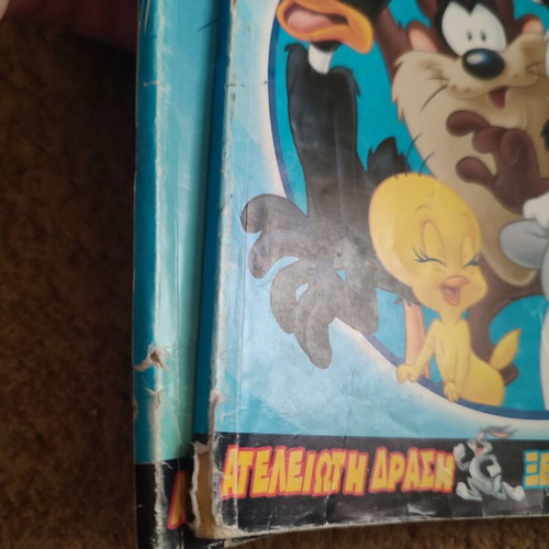 Looney Tunes 2 volumes used