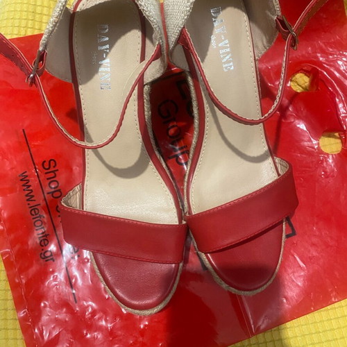Shoes red platform sandals like new, size 39