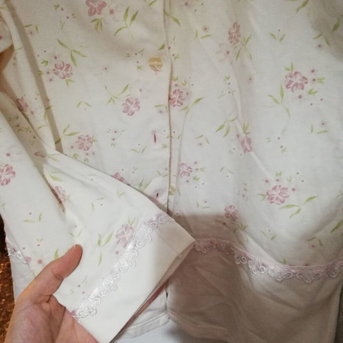 Agelis floral pajama top, medium to large