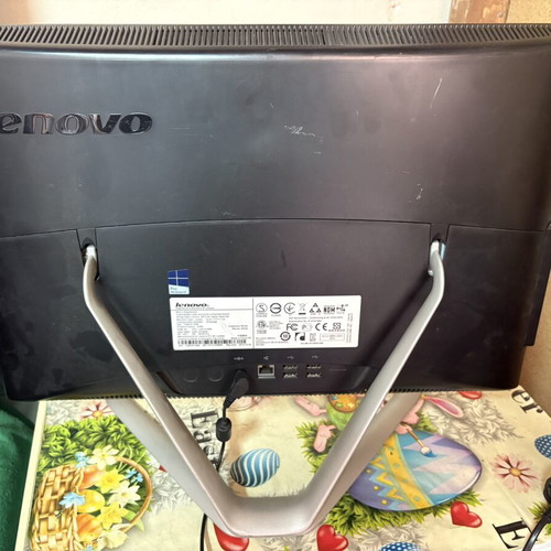 Lenovo C340 All-in-One 20” used, screen needs repair