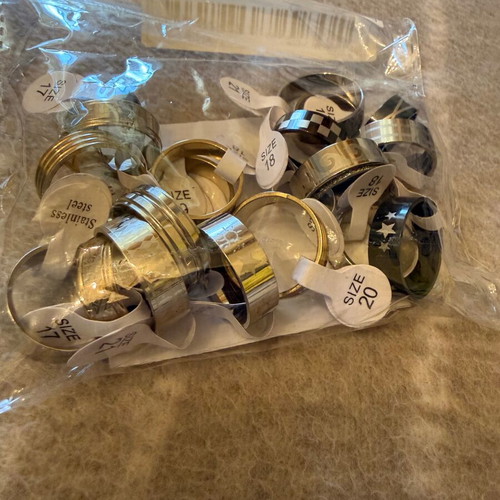 Rings new, pack of 20, black and gray