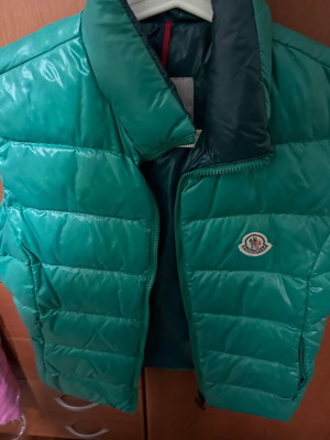 Moncler sleeveless jacket green size M like new