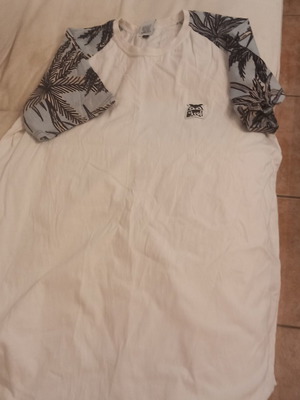 Men's white T-shirt with printed sleeves, like new, cotton, size L