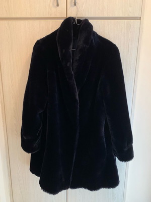 Pinelopi women's coat like new, very dark blue