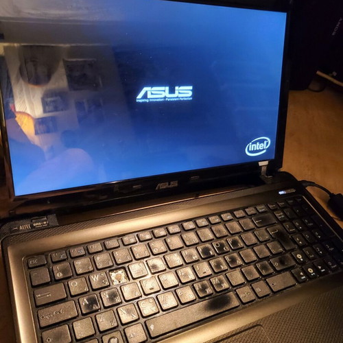 Asus laptop μεταχειρισμένο με i5, 8GB RAM, SSD 250GB, χωρίς τροφοδοτικό