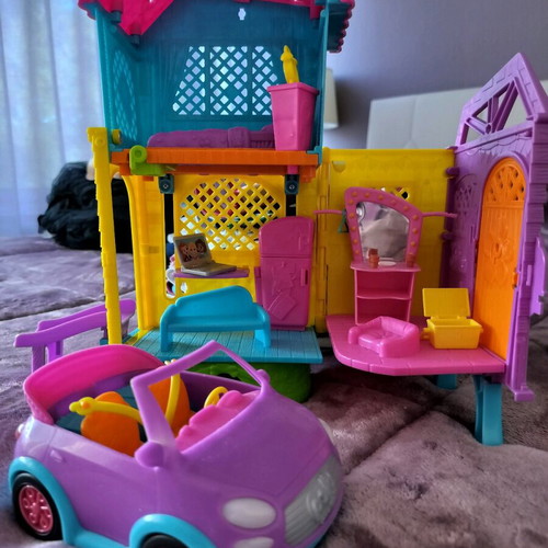 Polly's Pocket house and car like new
