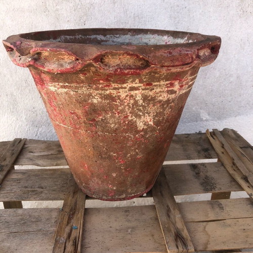 Terracotta flower pots used, set of two with double-lipped rim