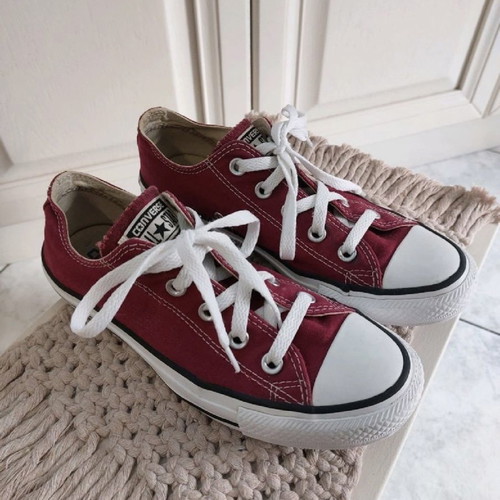 All Star authentic burgundy sneakers new, size 36