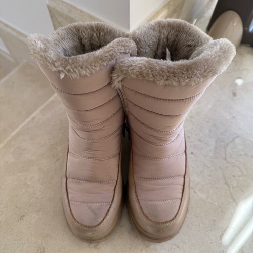 Xti beige boots with fur size 33 used