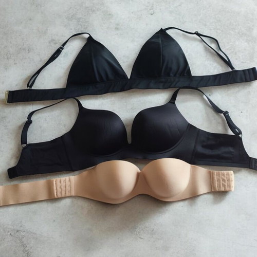 Set of 3 bras like new, push up, black and beige