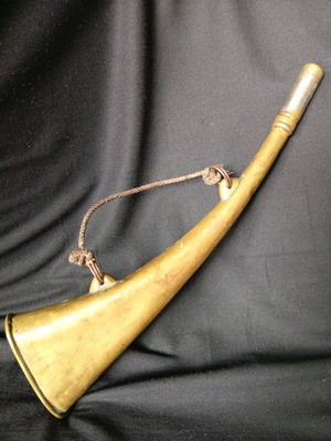 Hunting horn brass 28 cm used