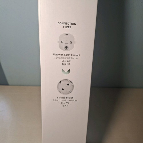 Power strip with 3 outlets new, unused in box