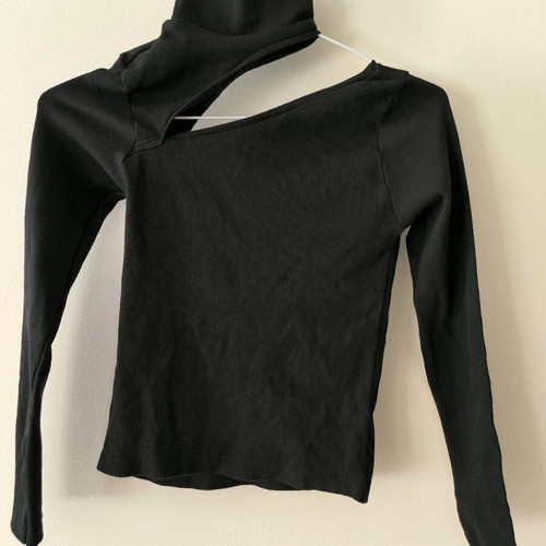 Women's long-sleeve ribbed blouse with turtleneck and shoulder cutout, new, size M