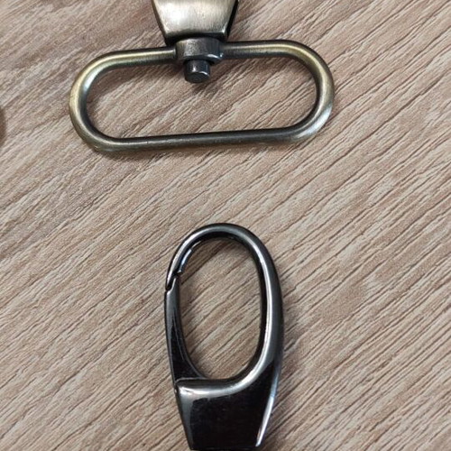 Metal parrot hook 2.5cm new in various colors