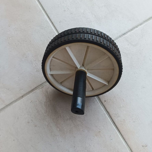 Ab Roller with Double Wheel like new for Core Training