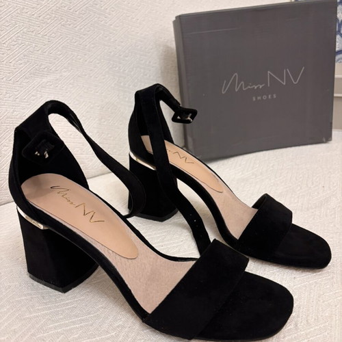 Miss Nv women's sandals size 39 new