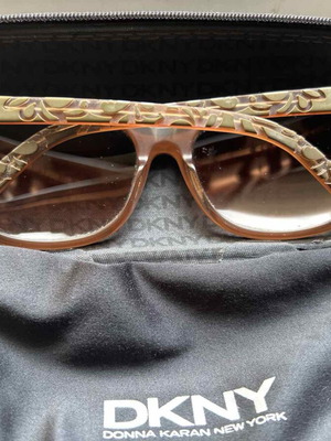 DKNY sunglasses like new with case