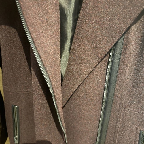 Primark winter coat like new, eggplant with black details