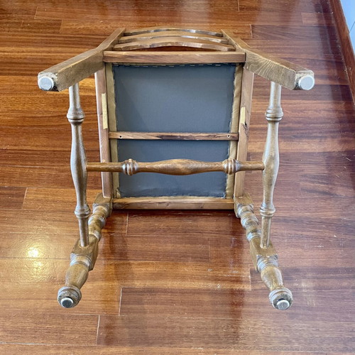 Wooden classic chair used with leather seat