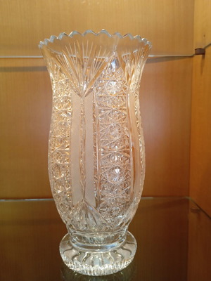 Crystal vase used, height 25cm, weight 1736g