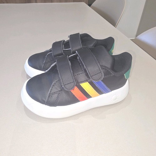 Παιδικά παπούτσια Adidas VS Switch 3 K FY9195 σε άριστη κατάσταση μέγεθος 27