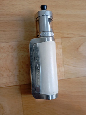 Electric cigarette used, like new, good working condition