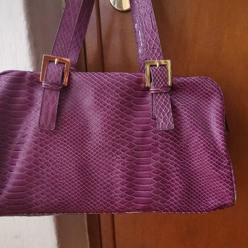 Gillian leather shoulder bag women like new, purple