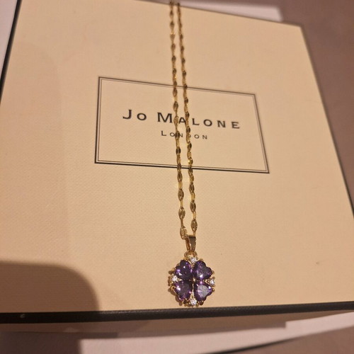 Necklace with purple stone new