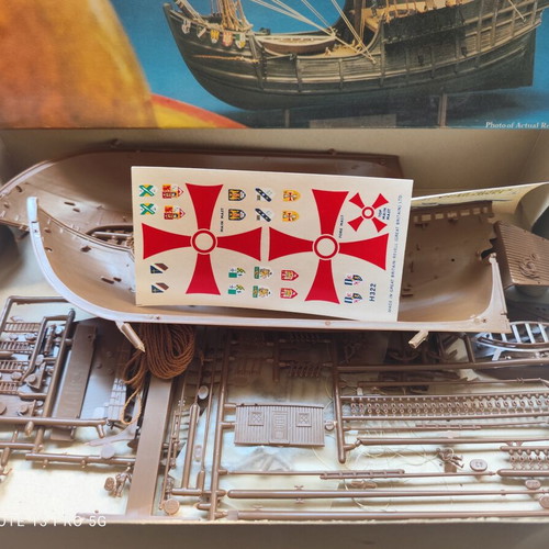 Revell “S” Kit 1957 first edition, like new