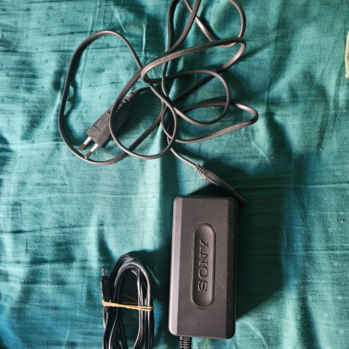 Sony Handycam 360x Vision Hi8 CCD-TRV87E camcorder