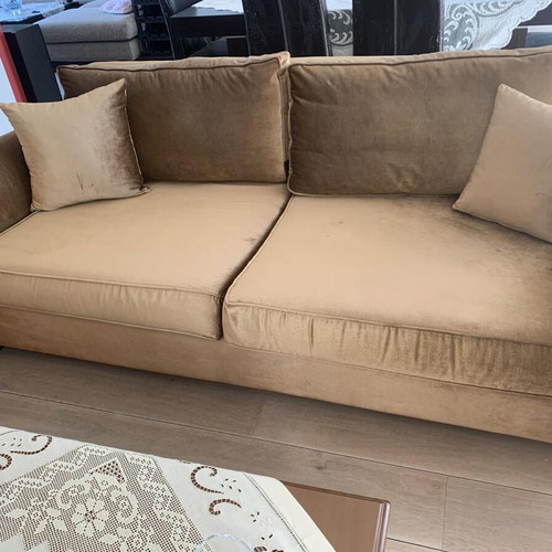 Sofas like new, set of 2 with wooden legs and removable cushions