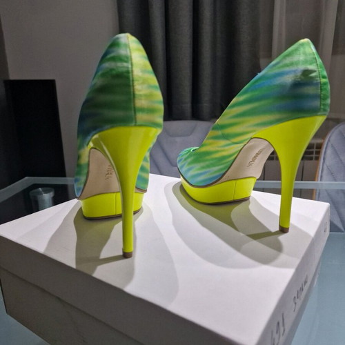 Catwalk green women's high heels new, size 41 with gift watch