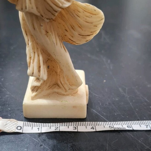 Vintage Nike of Samothrace statue made of resin like new