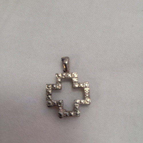 Cross pendant for necklace