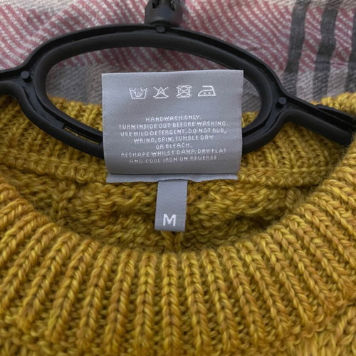 Woolen men's knitted sweater size M new, yellow gold