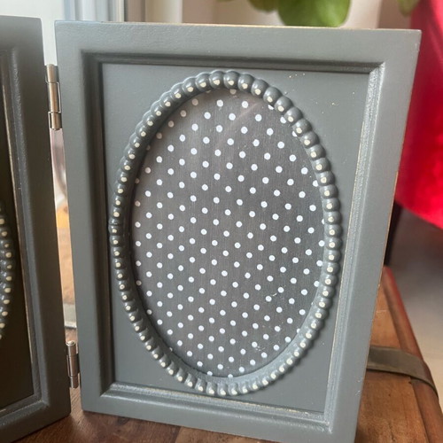 Double photo frame like new