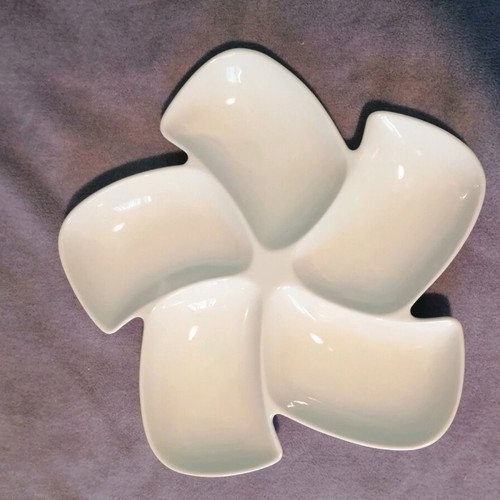 White ordeviera new with 5 sections, approx. 40 cm diameter