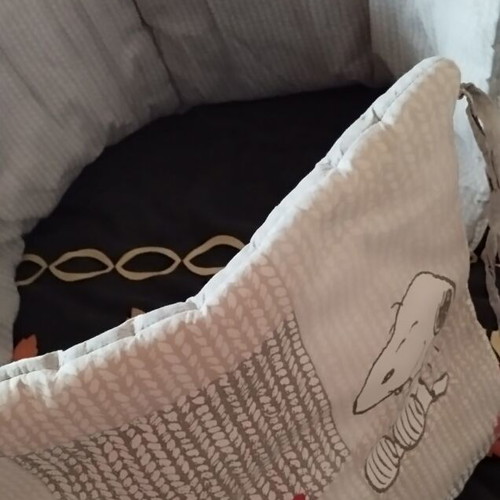Crib bumper like new