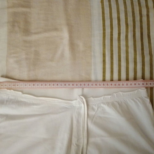Venus Victoria shorts white, new, size medium