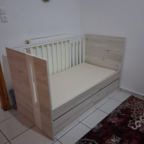 Casababy Nova Convertible Baby Cot with Drawers and Mattress like new