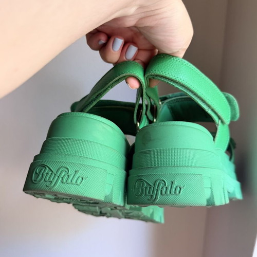 Buffalo platform sandals size 38 green like new