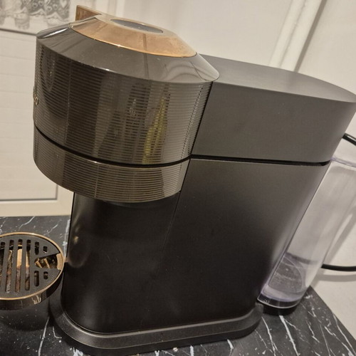 Nespresso Vertuo Next Premium coffee machine, black and rose gold