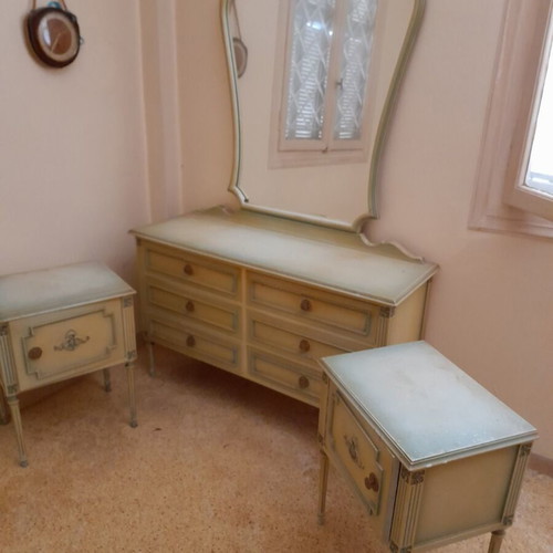 Bedroom furniture set with mirror, like new