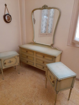 Bedroom furniture set with mirror, like new