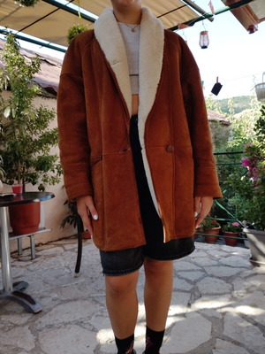 Shearling genuine leather women's coat like new, tan color
