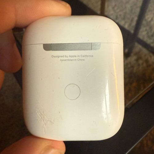 AirPods gen 2 case used